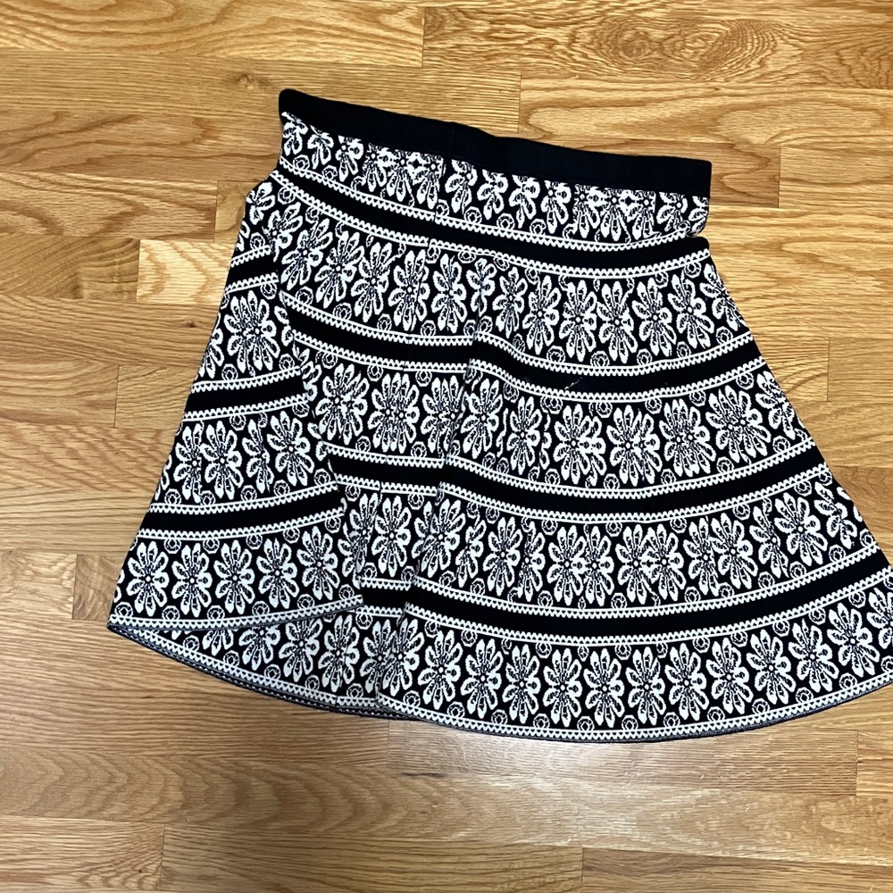 Saks Fifth Avenue Black and White A-Line Skirt